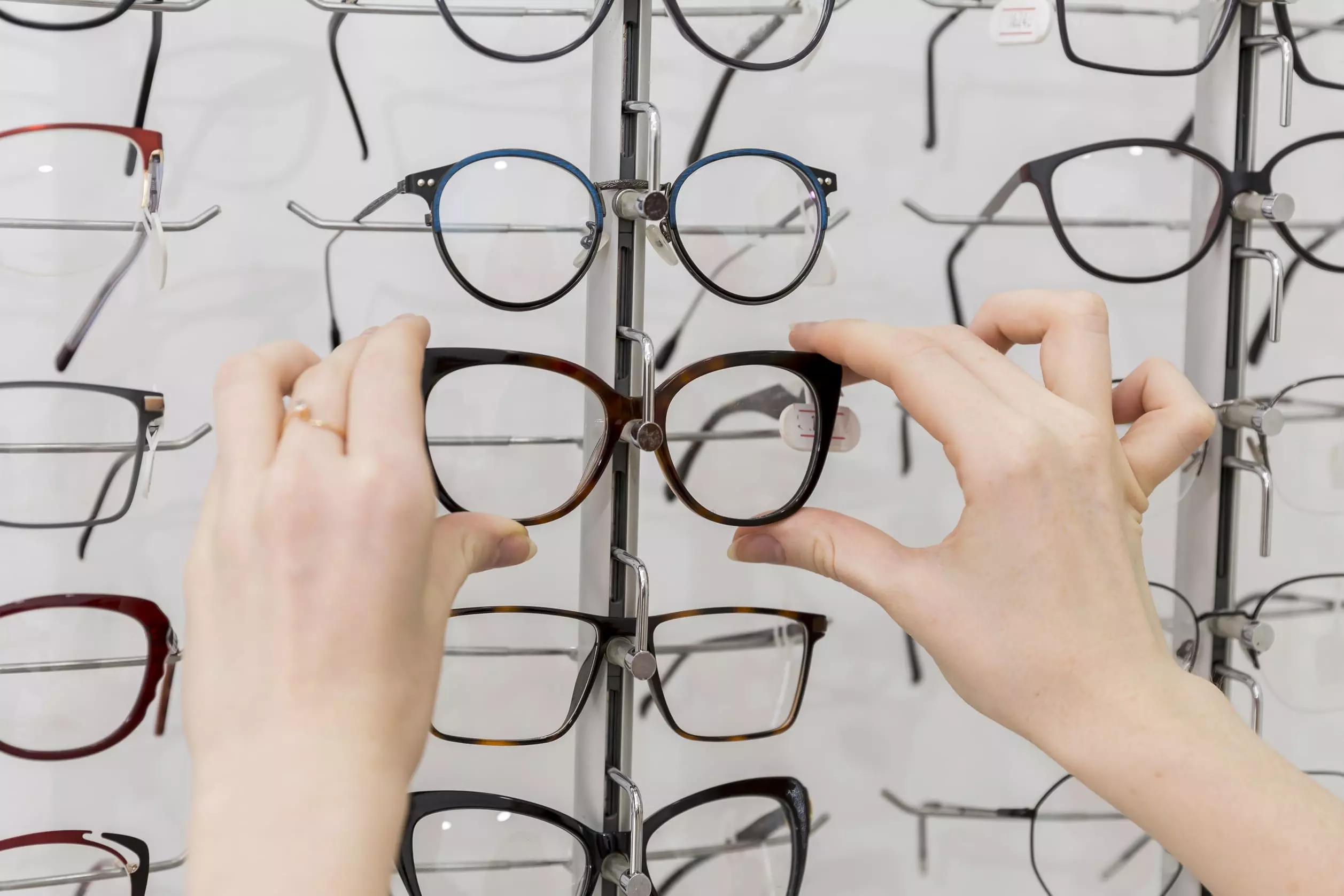 О вреде готовых очков для зрения